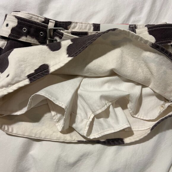 NWT A&F Low Rise Belted Denim Mini Skort in Cow Print size 26 / 2 - Picture 9 of 16
